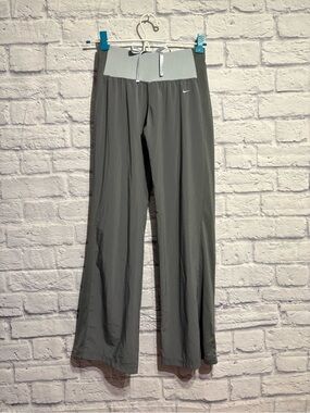 Nike Gray Wide-Leg Training Joggers XS